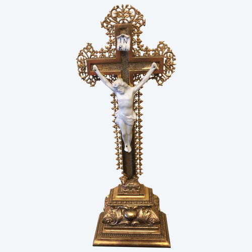Crucifix Sur Bois Doré