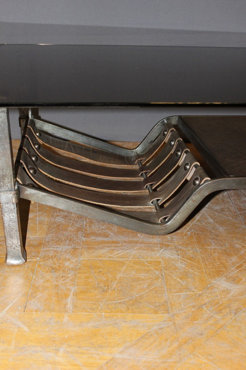 Table basse en fer forgé et cuir vers 1970