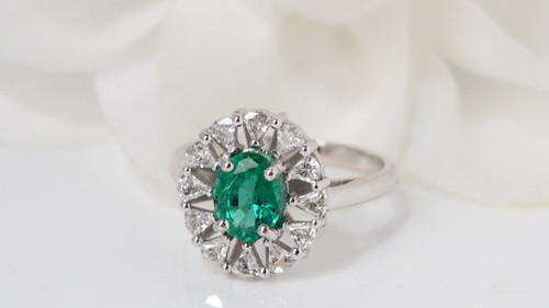 Anello Entourage In Oro Bianco, Smeraldo Ovale E Diamanti