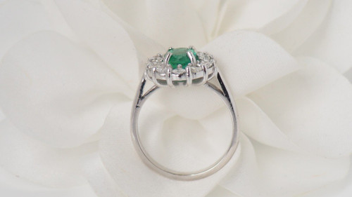 Anello Entourage In Oro Bianco, Smeraldo Ovale E Diamanti