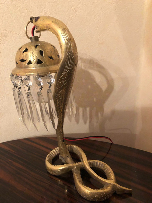 Table lamp