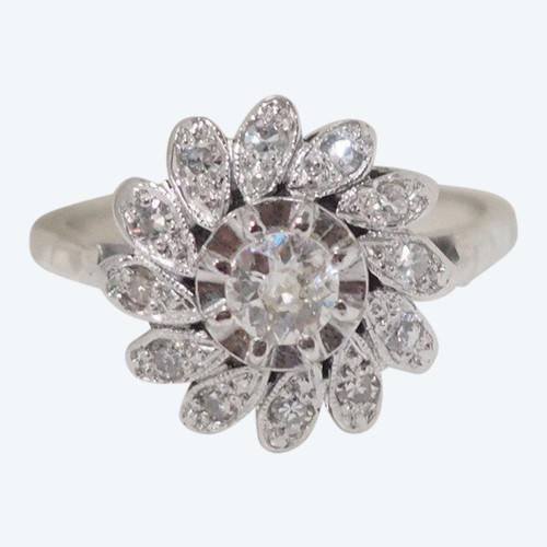 Gänseblümchen-Ring aus Weißgold und Diamanten