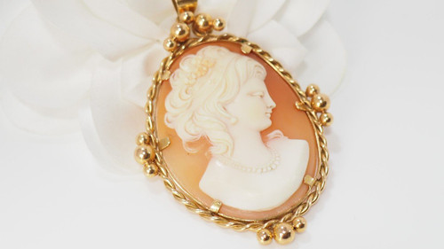 Pendentif Important En Or Jaune Et Camée