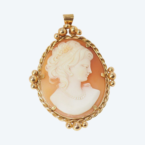 Pendentif Important En Or Jaune Et Camée