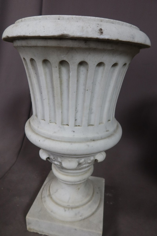 Pair Of Medici Vases In Carrara Marble Nineteenth