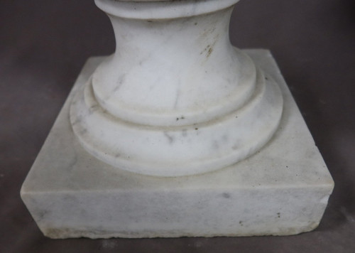 Pair Of Medici Vases In Carrara Marble Nineteenth