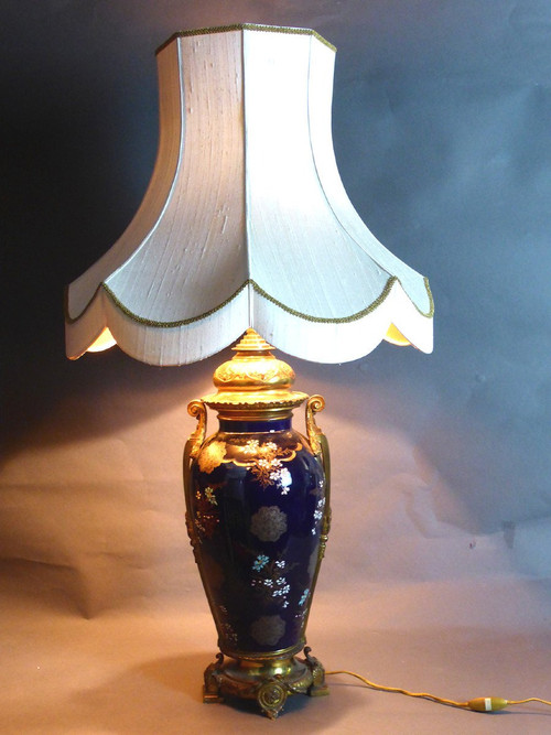 Large 19th century lamp and its gilded bronze frame