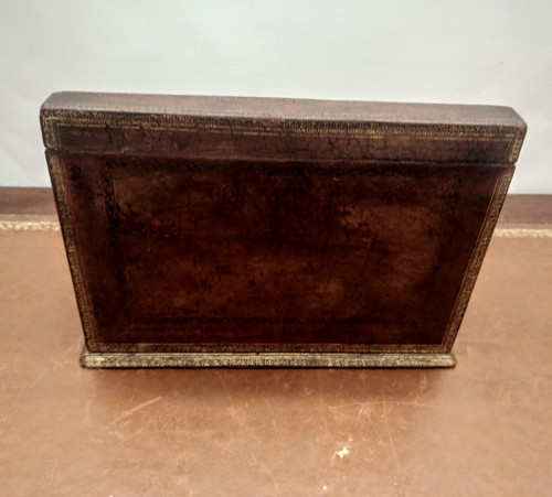 Coffret classeur, porte lettres.
