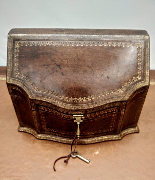 Coffret classeur, porte lettres.