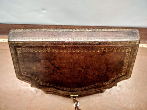 Coffret classeur, porte lettres.