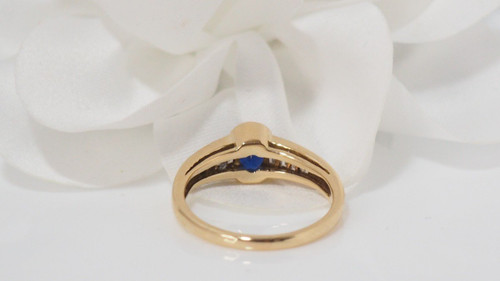 Bague En Or Jaune Saphir Ovale Et Diamants