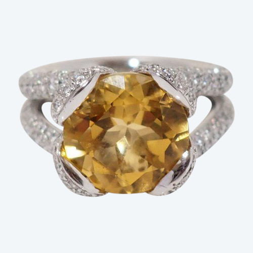 Ring aus Weißgold, Citrin und Diamanten