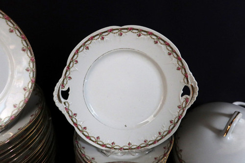 Porcelain dinner service