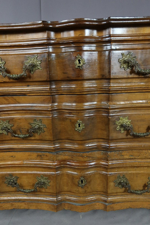 Commode Mazarine En Noyer XVIIIème siècle