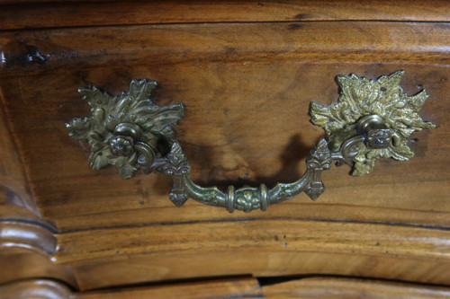 Commode Mazarine En Noyer XVIIIème siècle