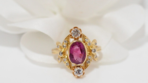 Bague Marquise  En Or Jaune, Rubis Et Diamants