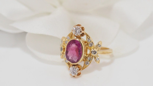 Bague Marquise  En Or Jaune, Rubis Et Diamants