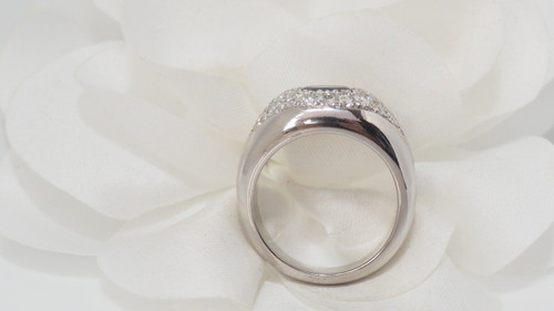 Anello A Fascia In Oro Bianco, Zaffiro Ovale E Diamanti