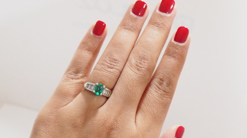Anello In Oro Bianco, Smeraldo Ovale E Diamanti