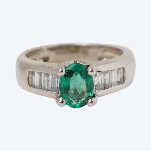Anello In Oro Bianco, Smeraldo Ovale E Diamanti