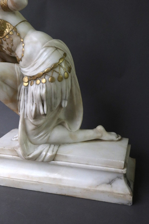Sculpture en albâtre d'une danseuse orientale, signature JB Laroche