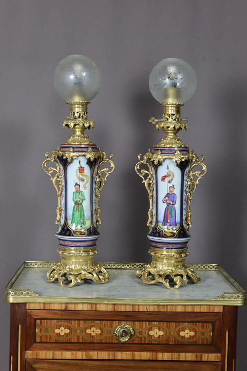 Paire De Lampes En Porcelaine de Bayeux  Et Bronze Doré XIXe siècle