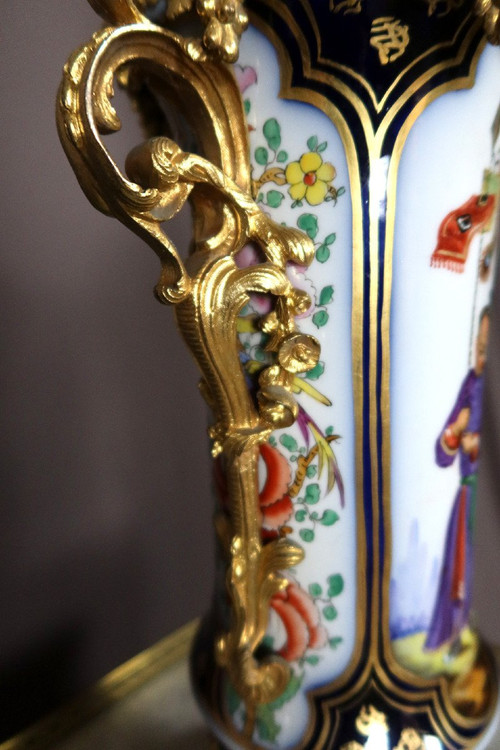 Paire De Lampes En Porcelaine de Bayeux  Et Bronze Doré XIXe siècle