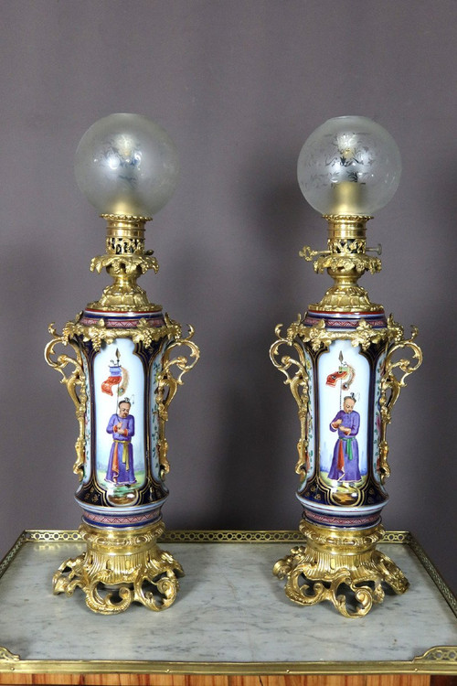 Paire De Lampes En Porcelaine de Bayeux  Et Bronze Doré XIXe siècle
