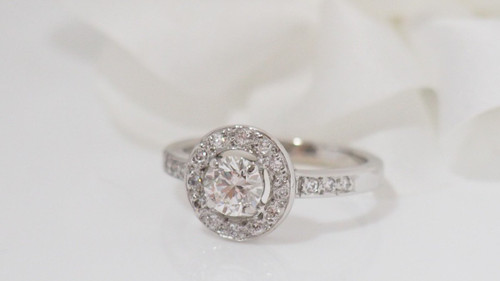 Anello in oro bianco e diamanti