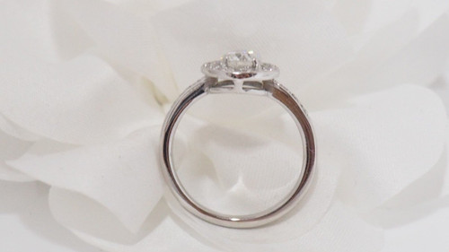 Anello in oro bianco e diamanti