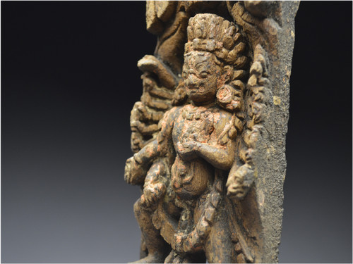 Népal, XVIème - XVIIème siècle, Petit élément d'architecture en bois représentant le dieu Shiva