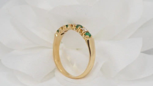 Bague Demi Alliance En Or Jaune, Diamants Et Emeraudes