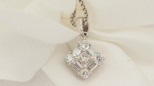 Collier Pendentif En Or Blanc Et Diamants