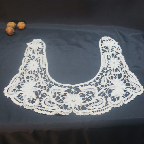 lace collars