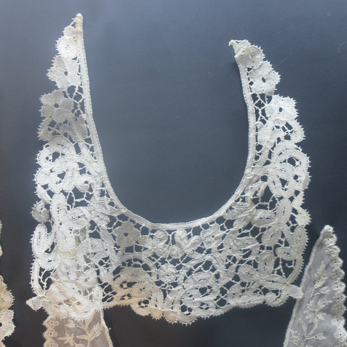 lace collars