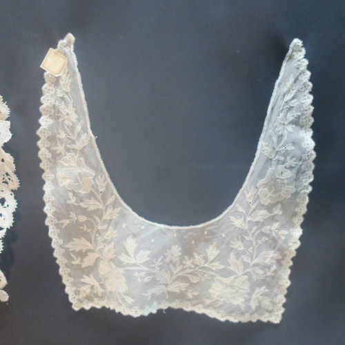 lace collars