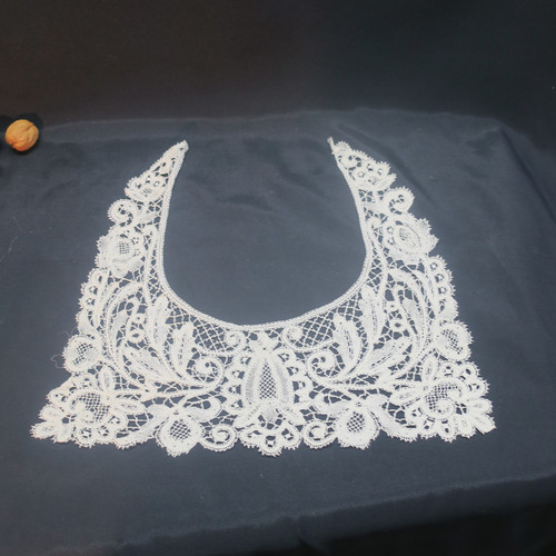 lace collars