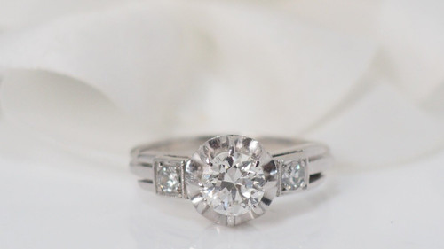 Anello Solitario In Platino E Diamanti