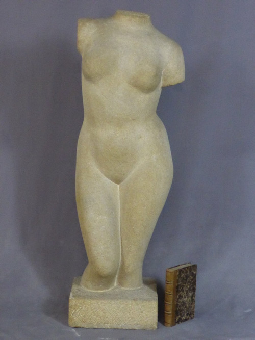 Scultura in pietra firmata Tajana André