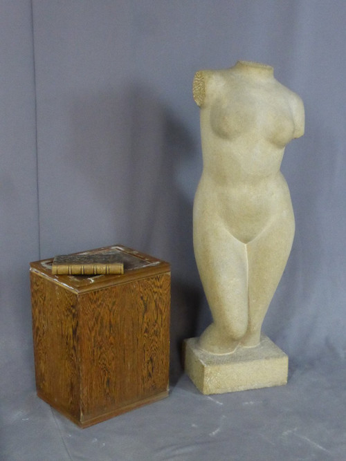 Scultura in pietra firmata Tajana André