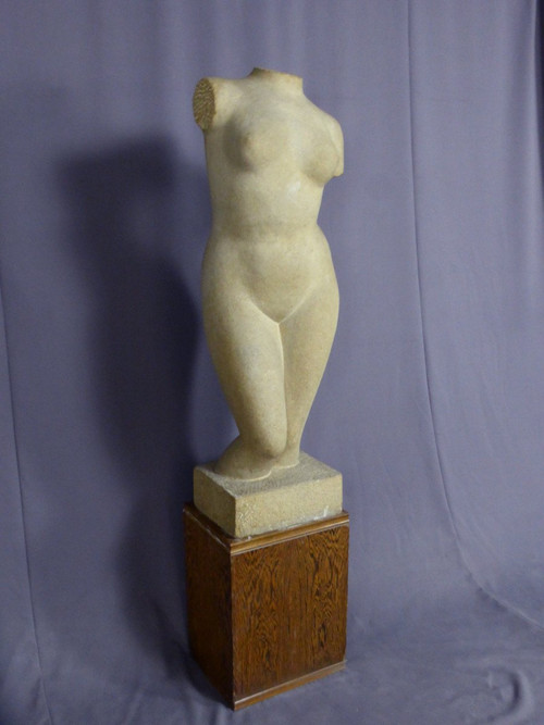 Scultura in pietra firmata Tajana André