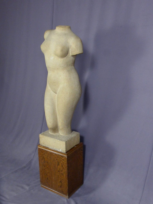 Scultura in pietra firmata Tajana André
