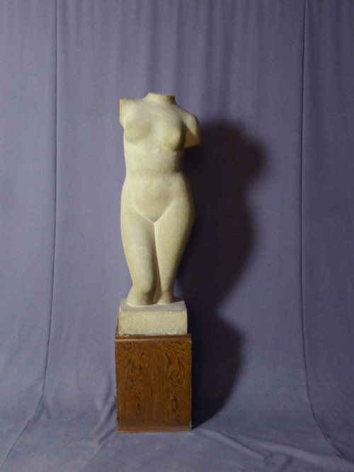 Scultura in pietra firmata Tajana André