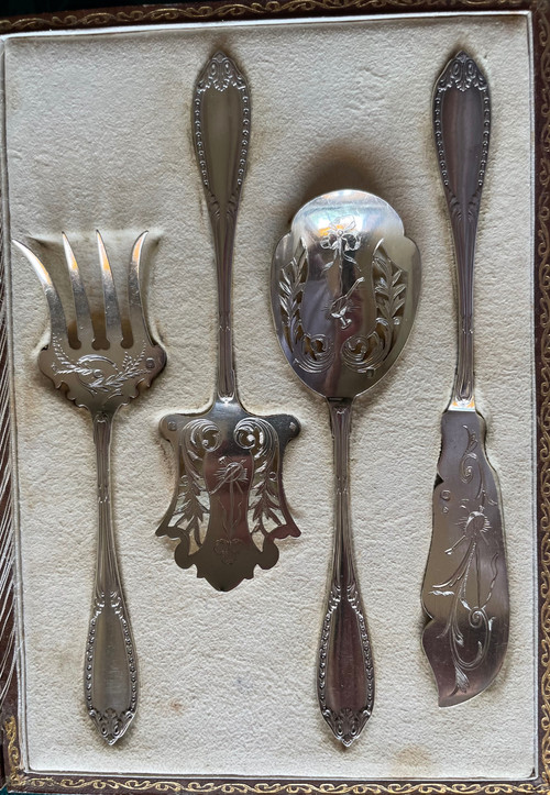 Appetizer cutlery.
