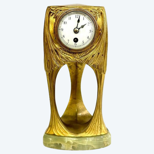 Art Nouveau Pendulum In Gilt Bronze "aux Pins"