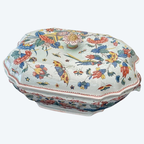 Terrine En Faïence De Rouen, XVIIIe Siècle