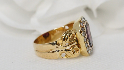Bague En Or Jaune, Grenat  Et diamants taille rose