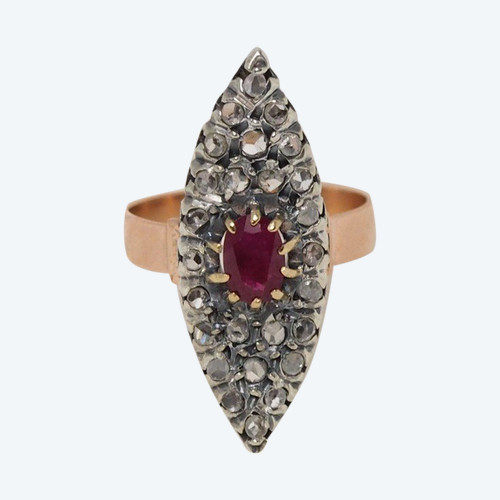Marquise-Ring aus zweifarbigem Gold, Rubinen und Rosen