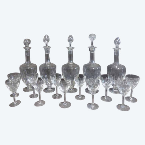 Service Of 50 Glasses And 6 Crystal Carafes