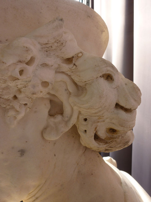 Importante Scultura in Marmo Firmata Benvenuti